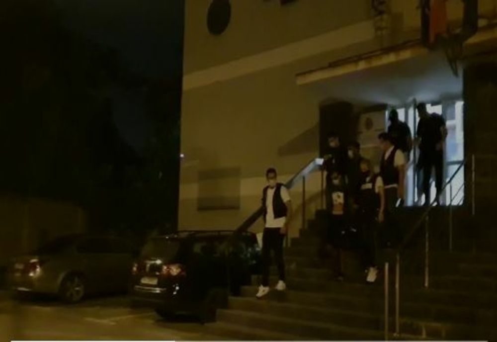 Patru bărbați reținuți pentru tâlhărie