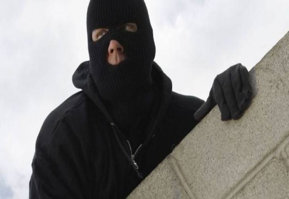 Au furat și nu au fost prinși. Așa că s-au mai întors o dată, acum cu ghinion