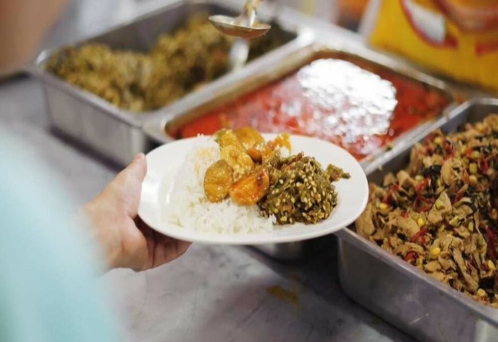 Avertisment sumbru, românii vor ajunge să mănânce RESTURILE aruncate de alte state UE