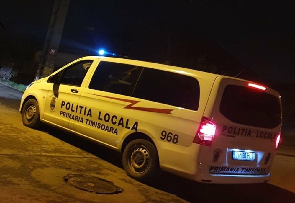 Muzica dată la maxim a deranjat locatarii din mai multe cartiere. A intervenit Poliția Locală