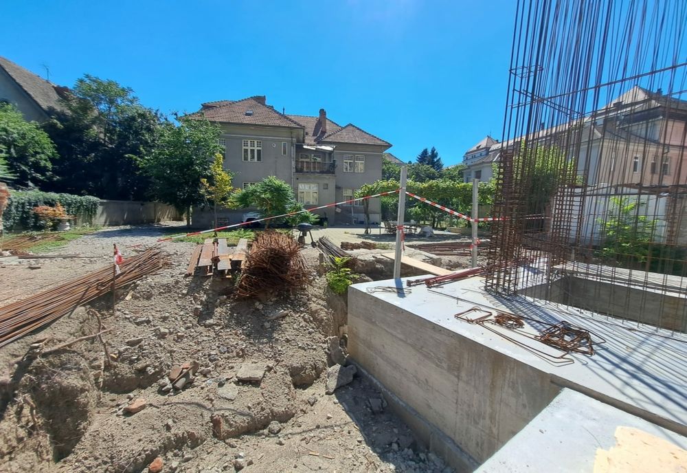 Primăria Timișoara a obținut în instanță acces la șantierul unui important spital. Clanul Cârpaci încerca să scoată 200.000 de euro