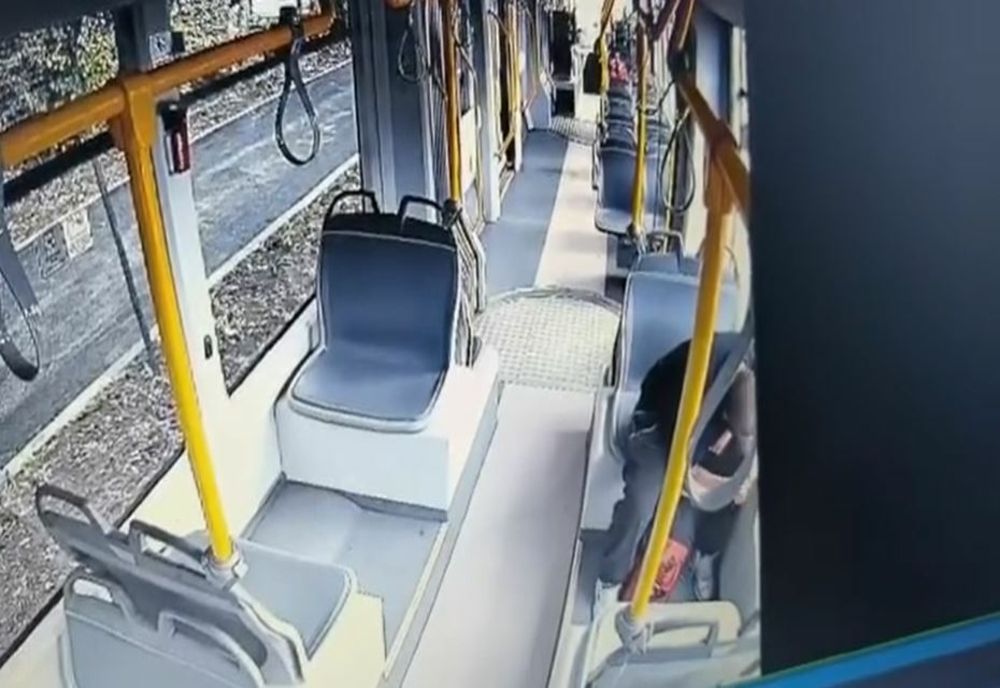 Tamvai nou, vandalizat la Timișoara. Nu este prima faptă de acest fel