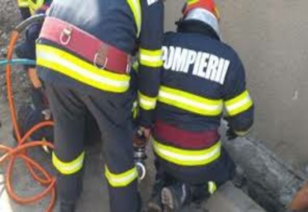 Un bărbat a murit după ce a căzut de pe o antenă radio