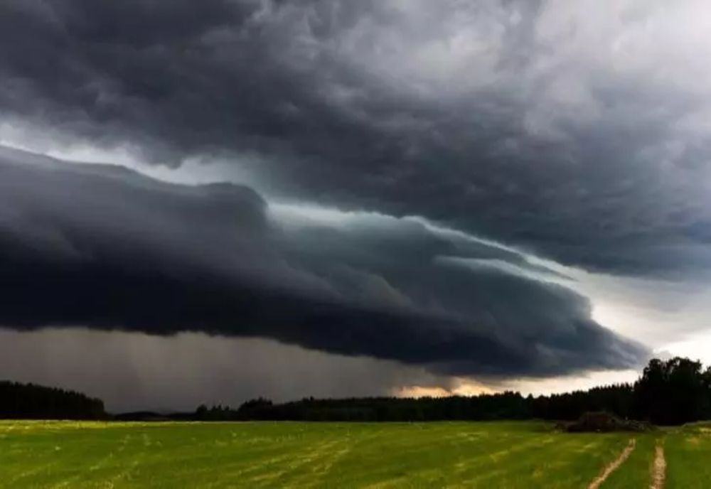 Ore grele din punct de vedere meteorologic în vestul țării  - ANUNȚUL Ministrului Mediului: Când este VÂRFUL precipitațiilor