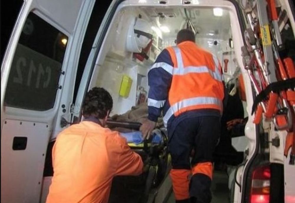 Un elev a leșinat pe o stradă din Lugoj și a fost dus de urgență la spital