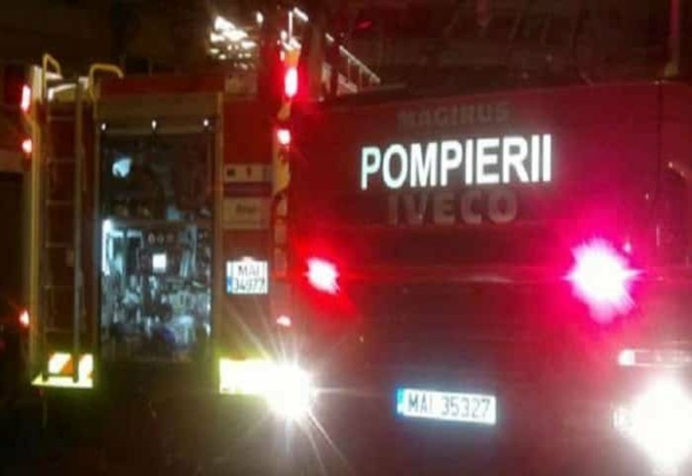 INCENDIU LA LOCOMOTIVA UNUI TREN DE MARFĂ ÎNCĂRCAT CU CEREALE, ÎN JUDEȚUL TIMIȘ