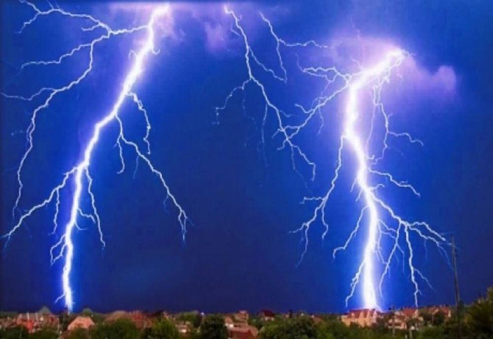 ANM: COD GALBEN DE INSTABILITATE ATMOSFERICĂ ÎN VESTUL ȚĂRII