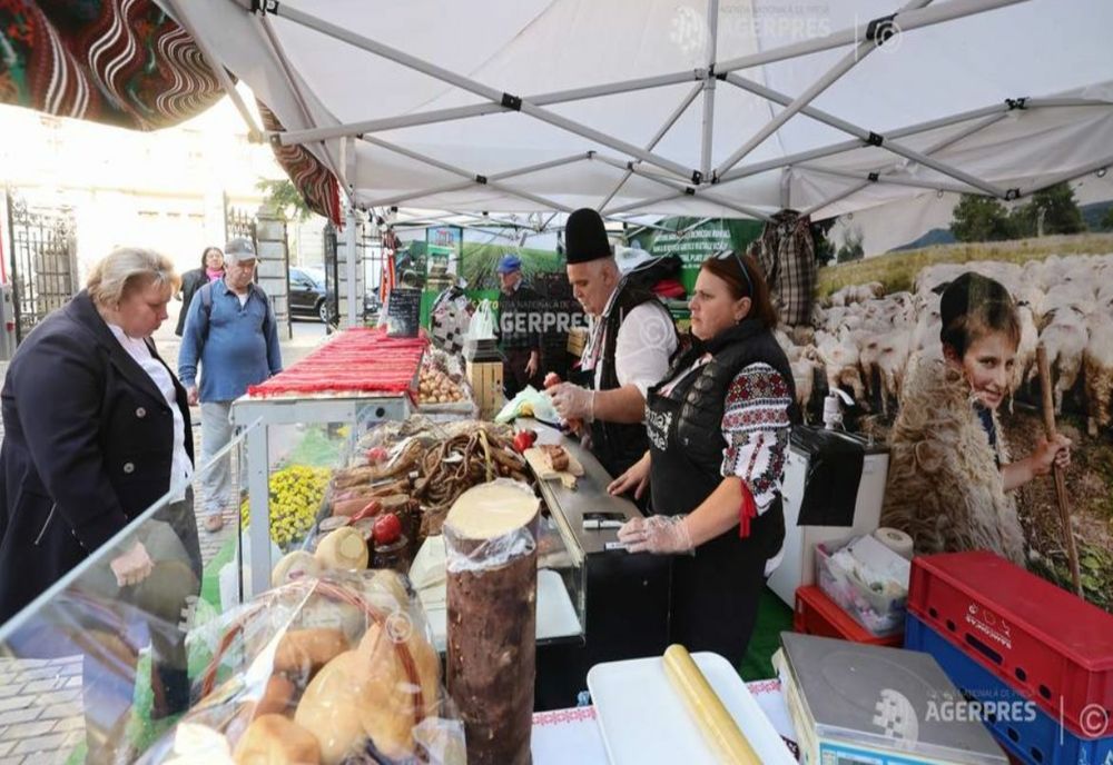 TÂRG DE PRODUSE AGROALIMENTARE ROMÂNEȘTI, DE ZIUA UNIRII PRINCIPATELOR, ÎN CURTEA MINISTERULUI AGRICULTURII