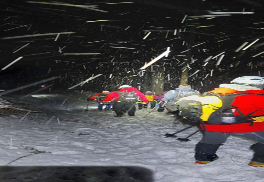 65 DE PERSOANE SALVATE DE PE MUNTE ÎN ULTIMELE 24 DE ORE