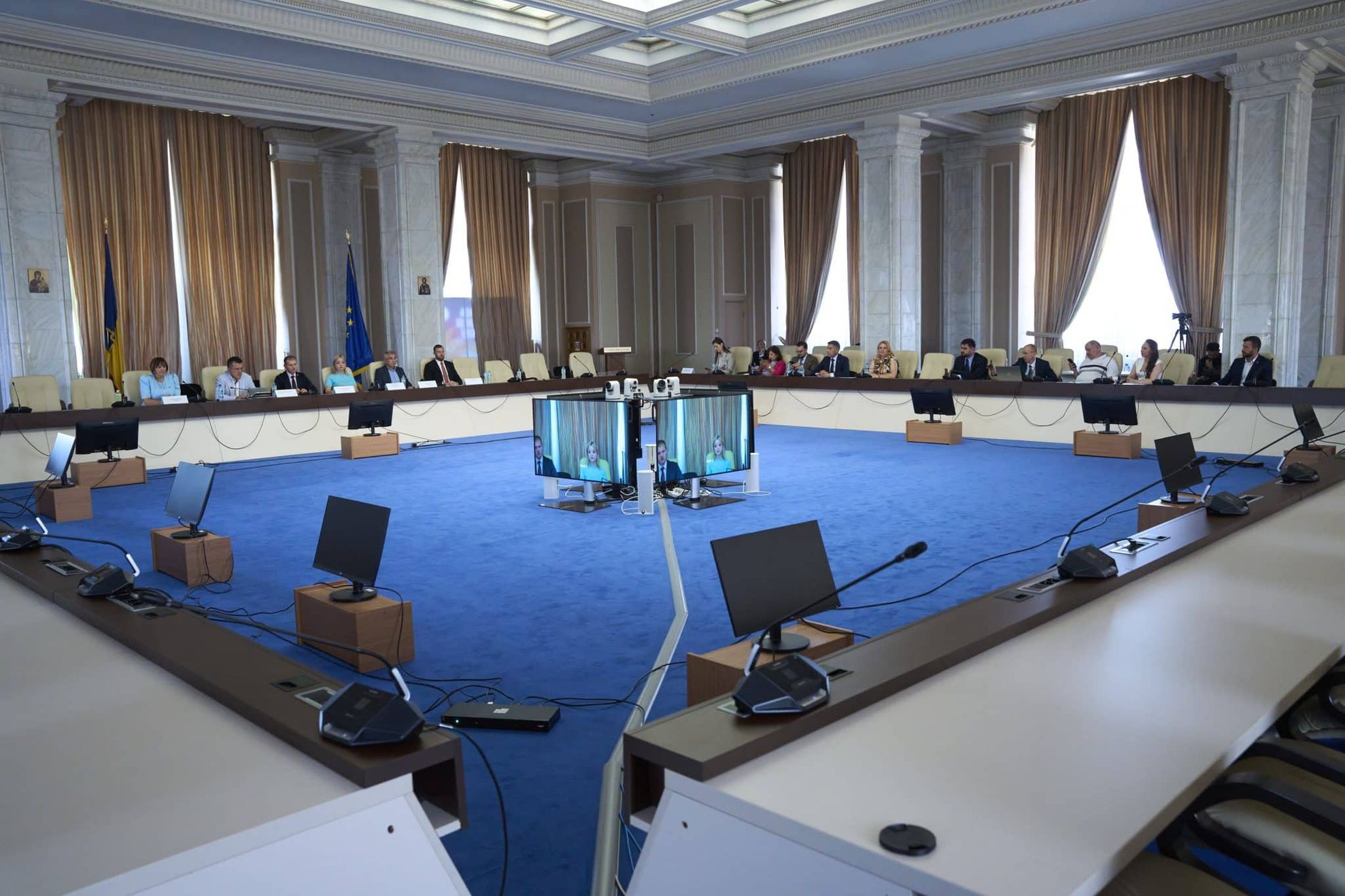 Masa-rotunda-AUR-la-Parlamentul-Romaniei-2-1940-2025