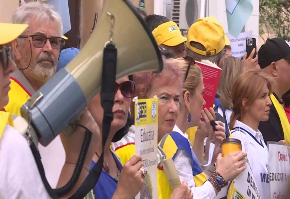 ÎNTÂLNIRE FĂRĂ REZULTAT CU PREMIERUL BOLOJAN. SINDICALIȘTII DIN EDUCAȚIE: ANUL ȘCOLAR AR PUTEA ÎNCEPE CU BOICOT ȘI PROTESTE