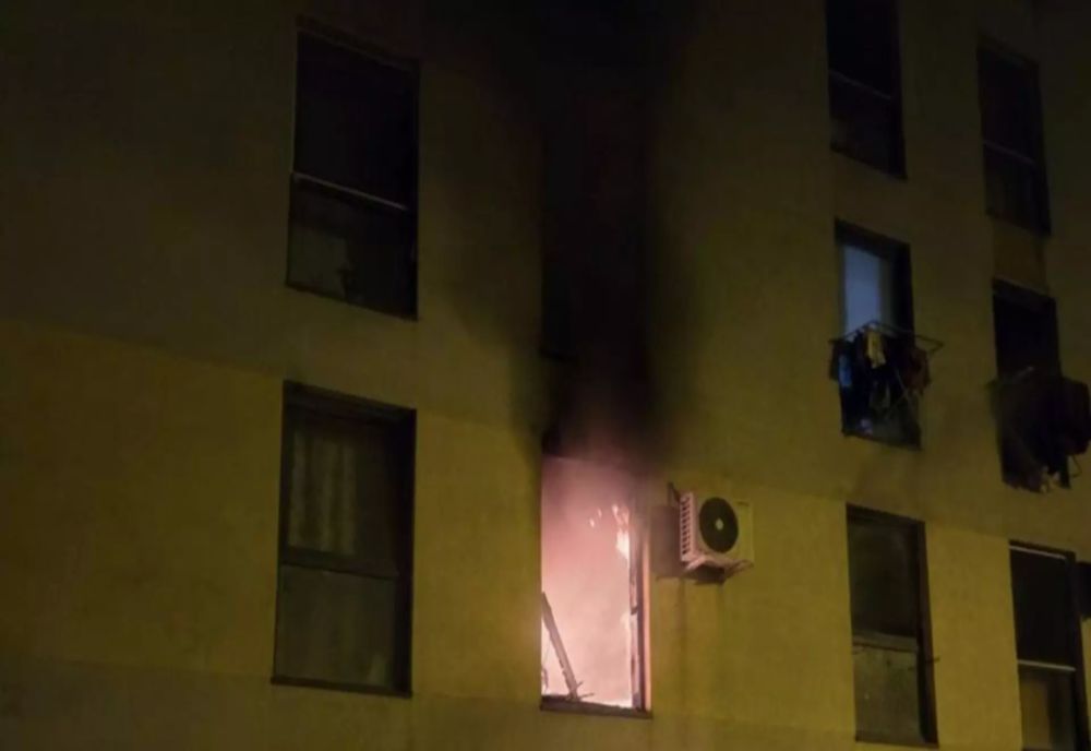 INCENDIU ÎNTR-UN BLOC DIN TIMIȘOARA PROVOCAT DE O ȚIGARĂ