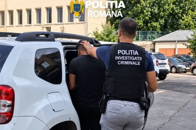 Elev de clasa a VIII-a, cercetat pentru portul unui cuțit la școala din Timișoara