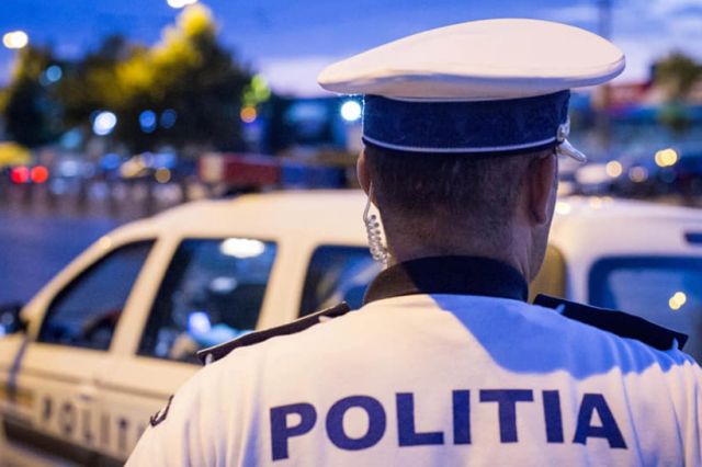 Agent şef de poliţie din Timișoara, arestat la domiciliu după ce a agresat sexual fiica unor cunoștințe. Victima are 19 ani