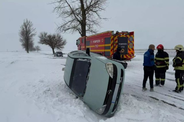 România rămâne sub asediul iernii. Ce drumuri sunt blocate și ce porturi rămân închise