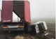 TIR răsturnat pe autostradă, într-un viraj periculos