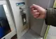 Reținută după ce a furat un card și s-a apucat de cumpărături cu banii de pe el
