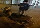 Vietnamez prins circulând cu mopedul în Piața Victoriei din Timișoara, zonă pietonală de multă vreme