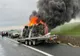 Incident grav pe autostrada A1, în județul Timiş. O ambulanţă pentru transport pacienţi cu dializă, aflată pe o platformă, a luat foc