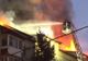 Flăcări înalte la mansarda unui bloc din Timișoara. VIDEO