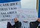 Protest al angajaților din învățământ, în fața Prefecturii Timiș
